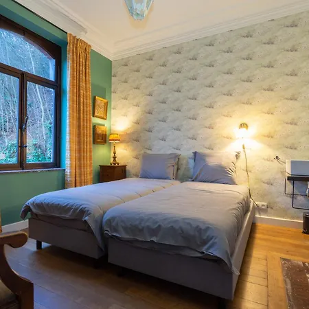 Chateau Constance, 19 Personnes