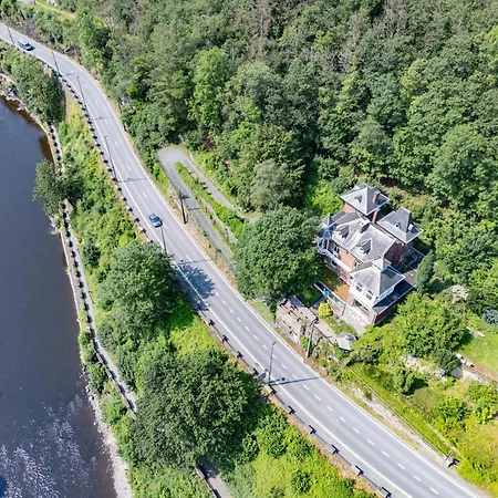 Chateau Constance, 19 Personnes