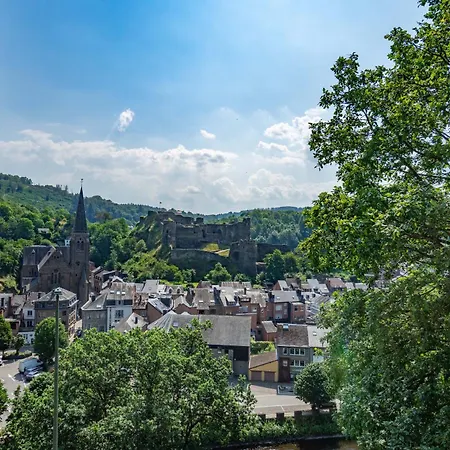 Chateau Constance, 19 Personnes